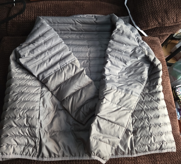 Columbia 650 Down Silver Puffer Coat, From Pet Free And Smoke Free Home - Picture 6 of 6